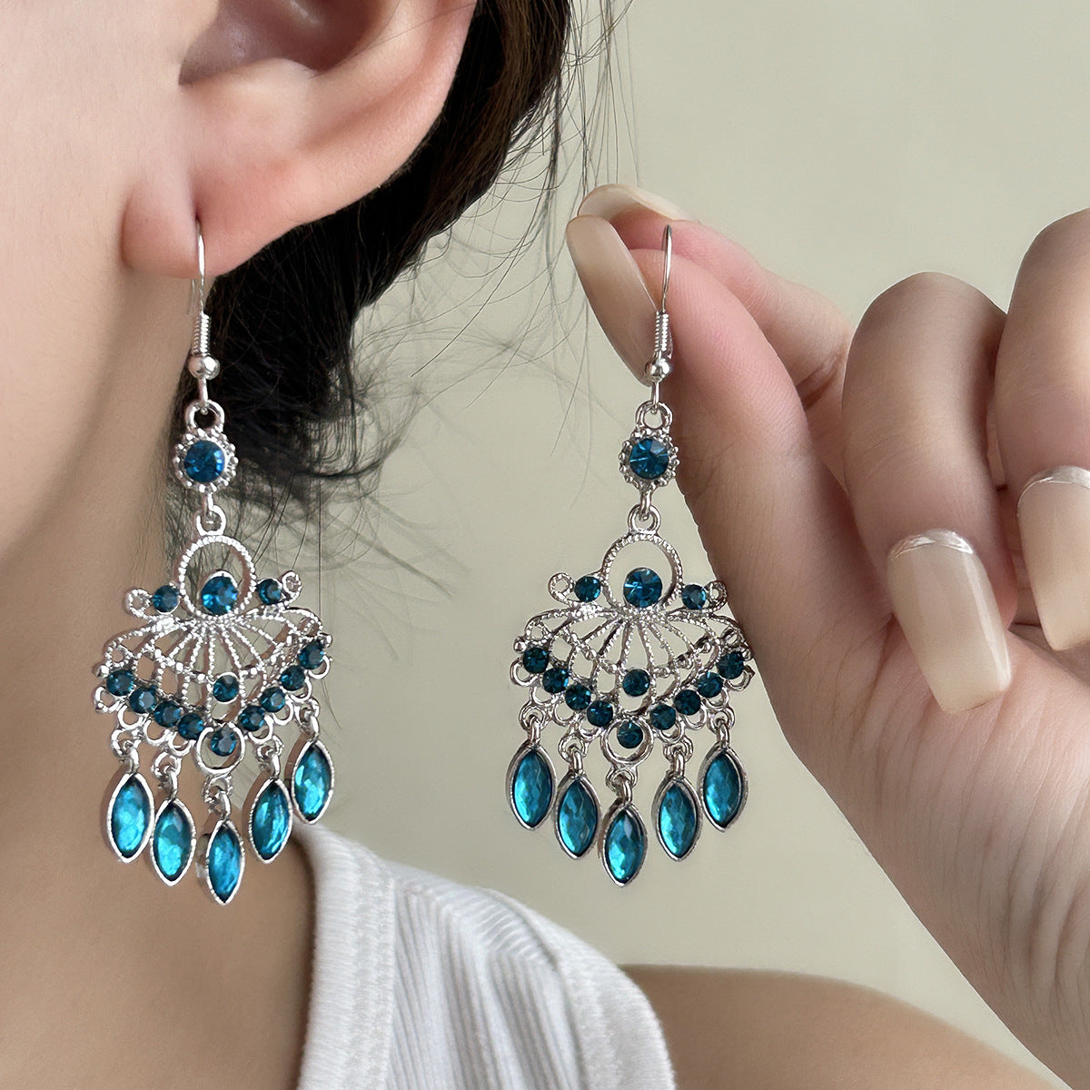 Wholesale Tassel blue diamond earrings long diamond-studded vintage earrings