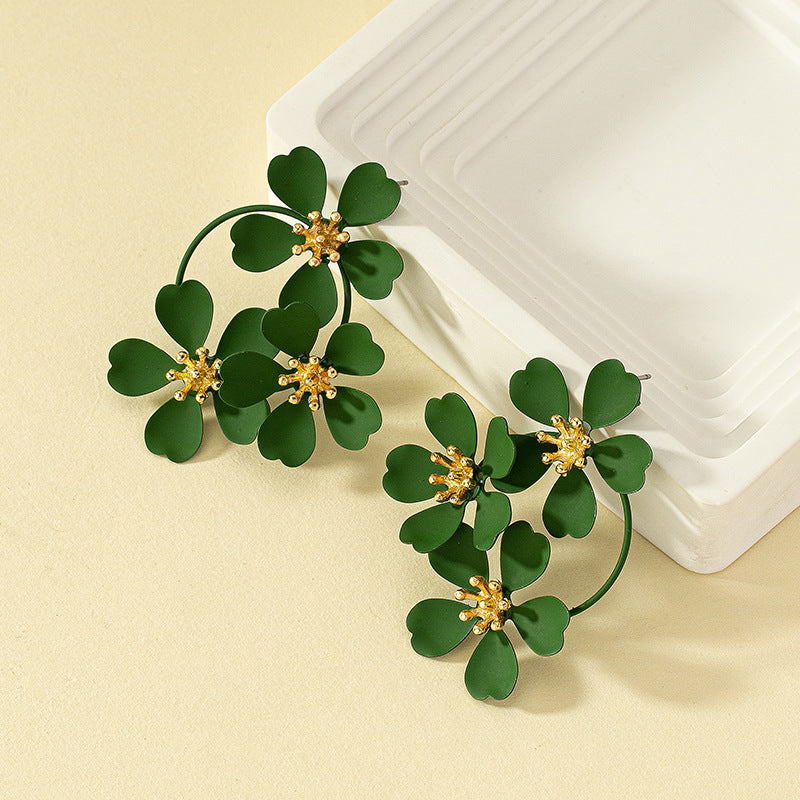 Wholesale Retro Camellia Flower Earrings For Women White Alloy Fashion Jewelry Accessory Everyday Wear Gift