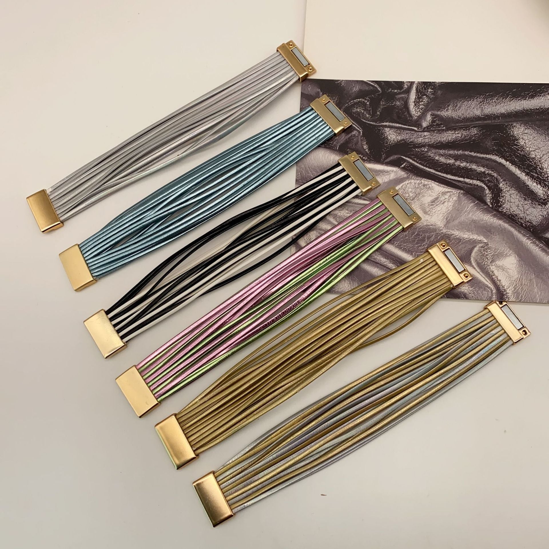 Wholesale Leather Magnetic Buckle Leather Bracelet