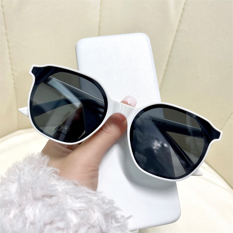 Wholesale Round Frame UV Resistant PC Sunglasses