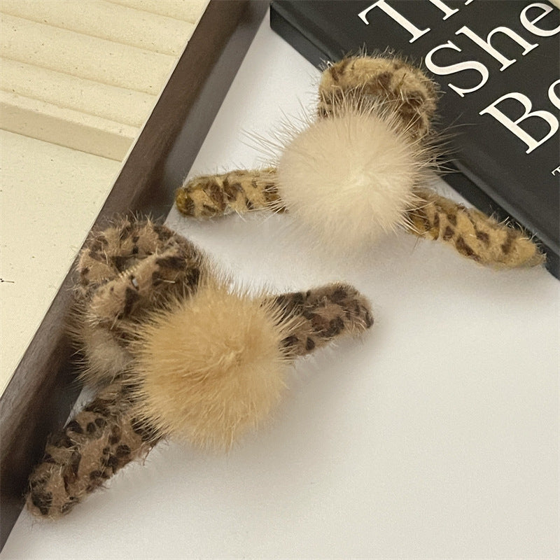 Wholesale Leopard Pattern Plush Claw Clip Shark Clip