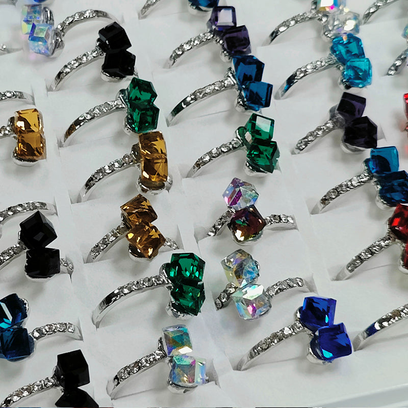 Wholesale Random 100pcs Colorful Stone Zircon Alloy Ring