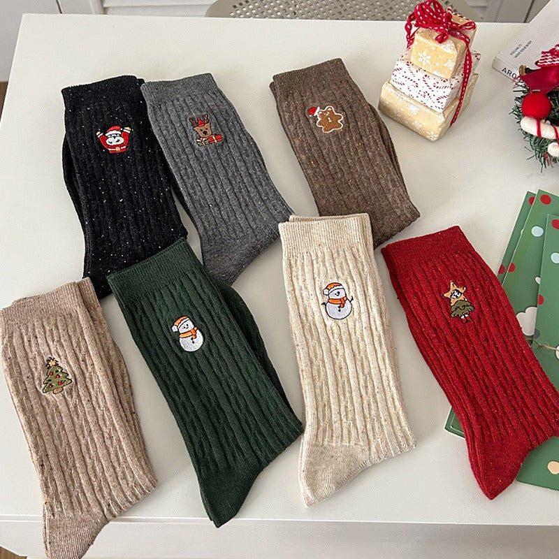 Wholesale Mid Tube Autumn and Winter Fried Dough Twists Pattern Christmas Socks Snowman Embroidery Versatile Socks