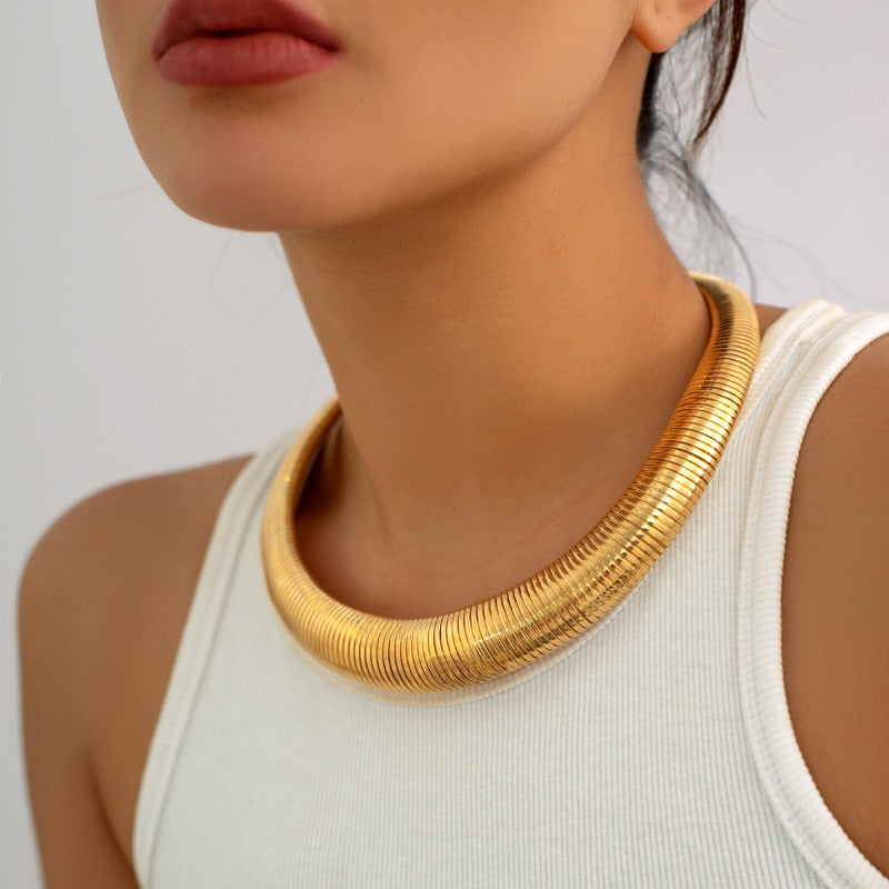 Wholesale Exaggerated Snake Bone Lines with Multi-layer Metal Collars