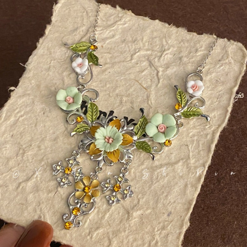 Wholesale Alloy Light Luxury Retro Forest Flower Clavicle Necklace