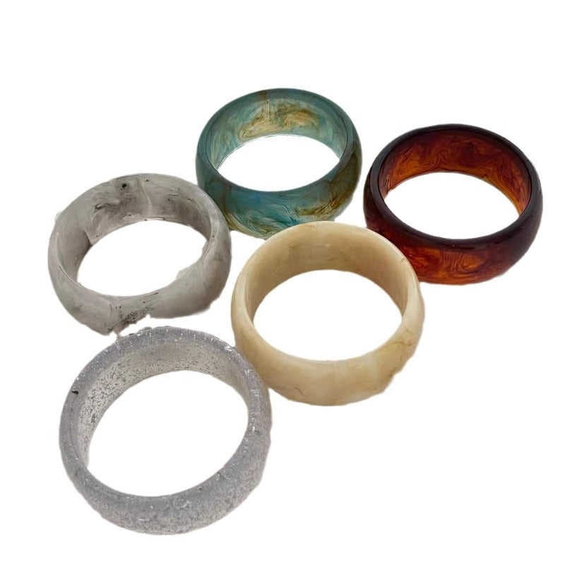 Wholesale Fashion Gradient Semi Transparent Acrylic Popular Round Wide Face Resin Bracelet