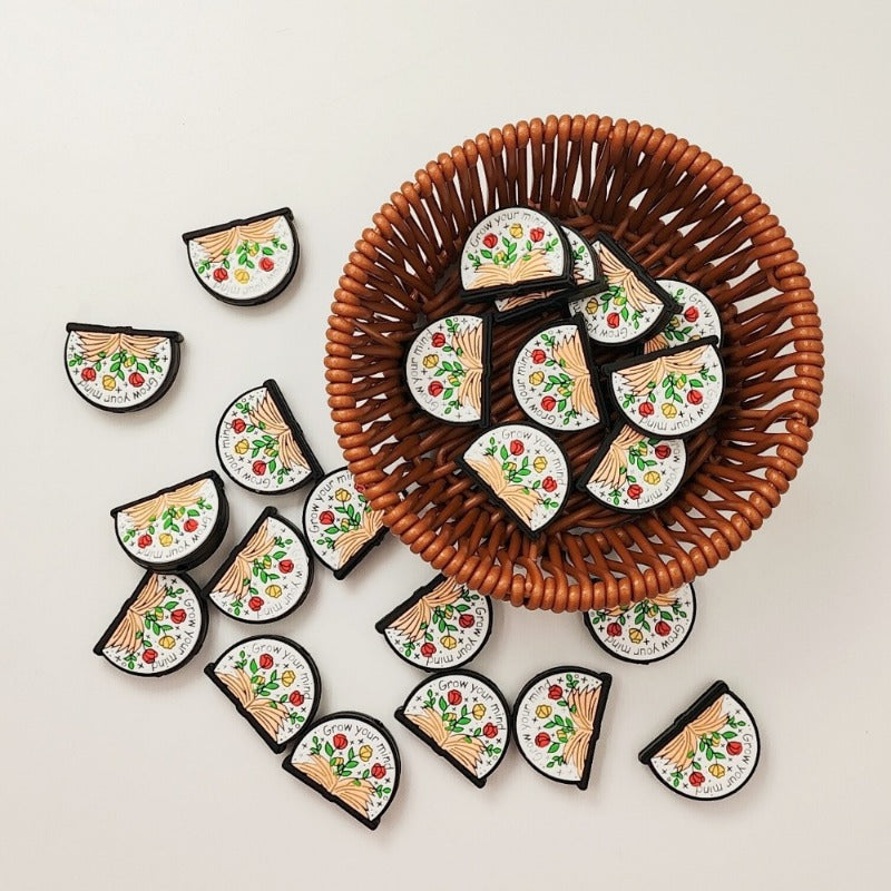 Wholesale 10PCS Letter Flower Silicone Cartoon Beads