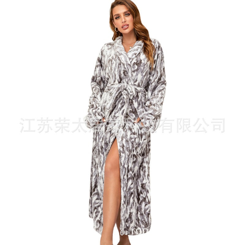 Wholesale Lapel Large Pocket Pattern Long Sleeve Printed Long Flannel Loose Python Pattern Couple Pajamas
