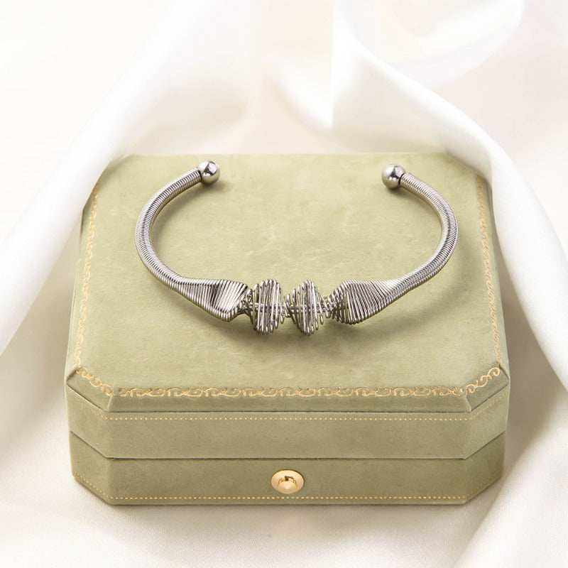 Wholesale Spring Wave Non fading Simple and High end Light Luxury Bracelet