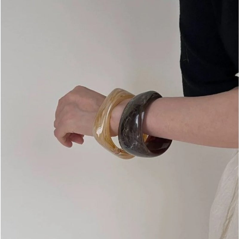 Wholesale Fashion Gradient Transparent Acrylic Shaped Resin Square Bracelet