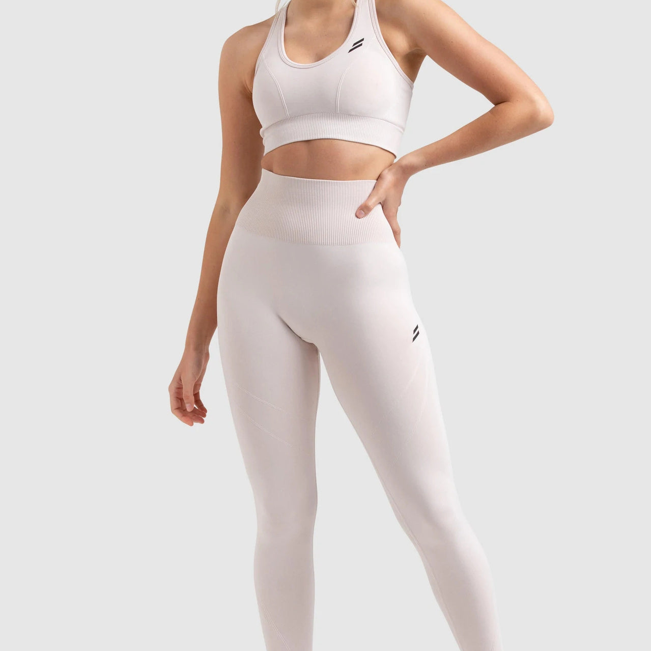Wholesale of New Professional Sports Running Buttocks with Seamless Nylon Yoga Clothes