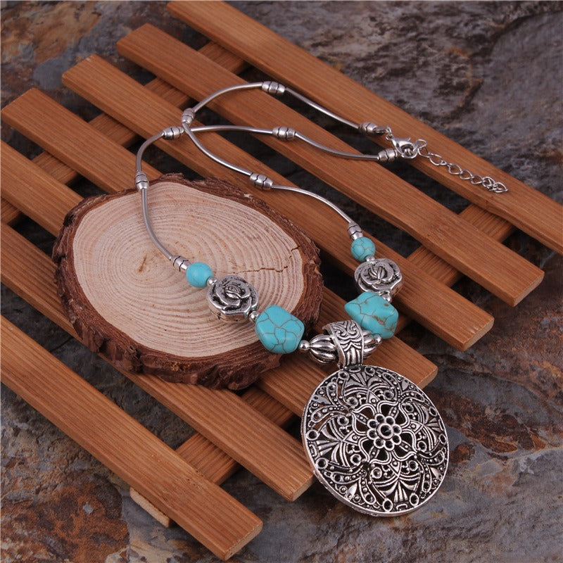 Wholesale Turquoise Flower Hollow Imitation Turquoise Alloy Necklace