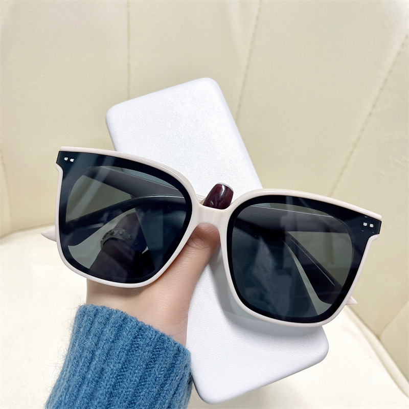 Wholesale Large Frame UV Resistant PC Sunglasses