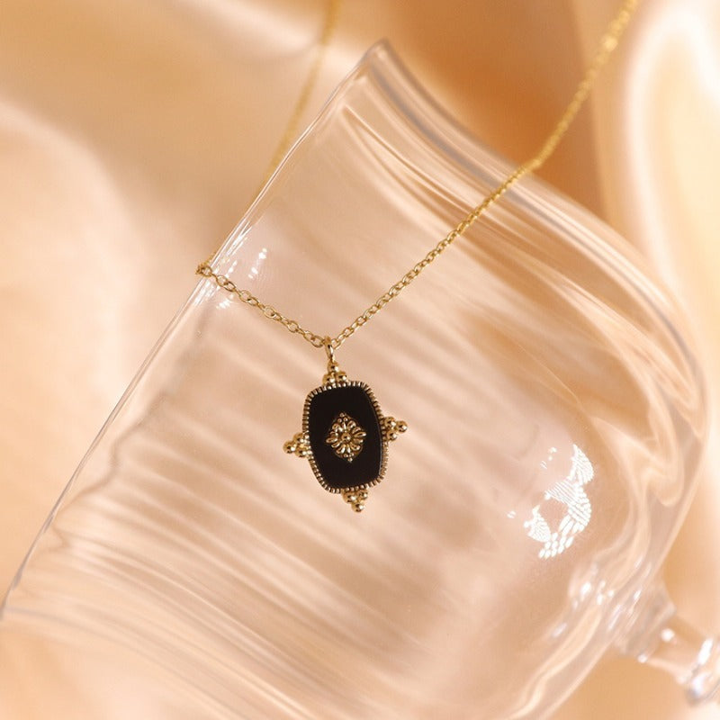 Wholesale Antique Design Water Drop 18K Necklace