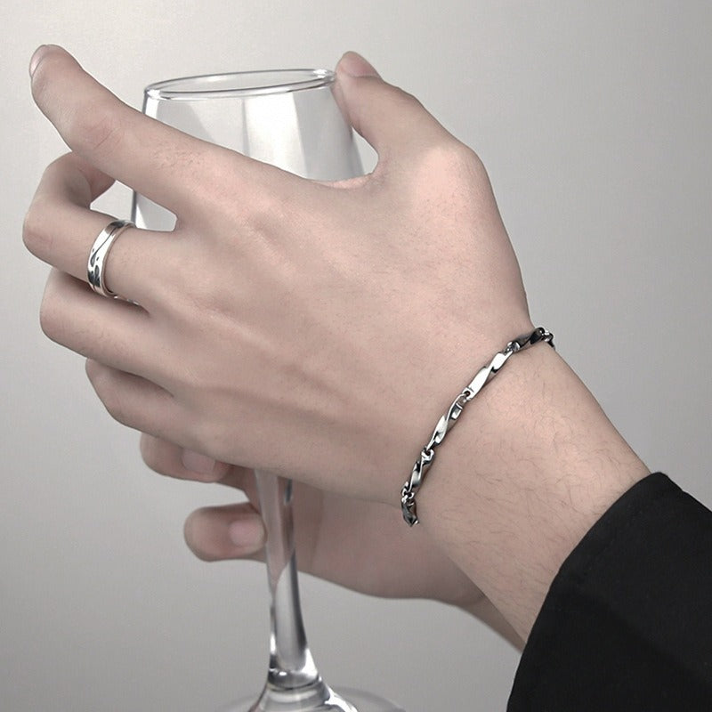 Wholesale Hip Hop Mobius Ring Titanium Steel Temperament Stainless Steel Necklaces