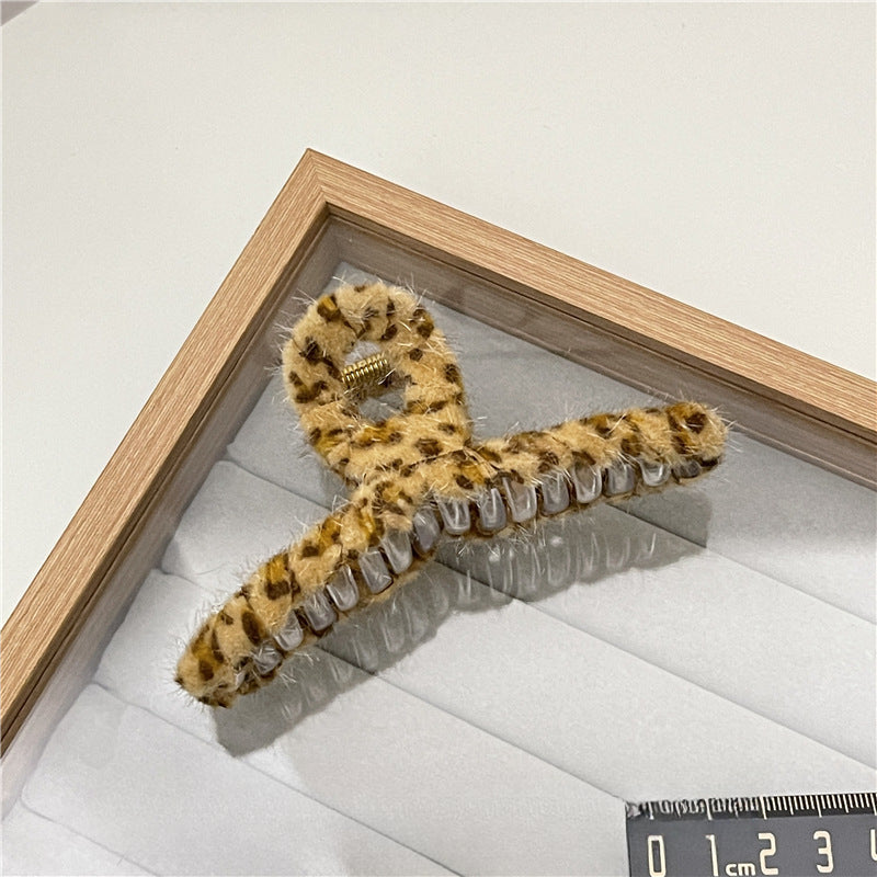 Wholesale Plush Leopard Print Large Grab Clip
