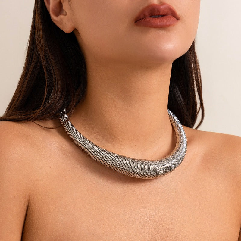 Wholesale Exaggerated Snake Bone Lines with Multi-layer Metal Collars