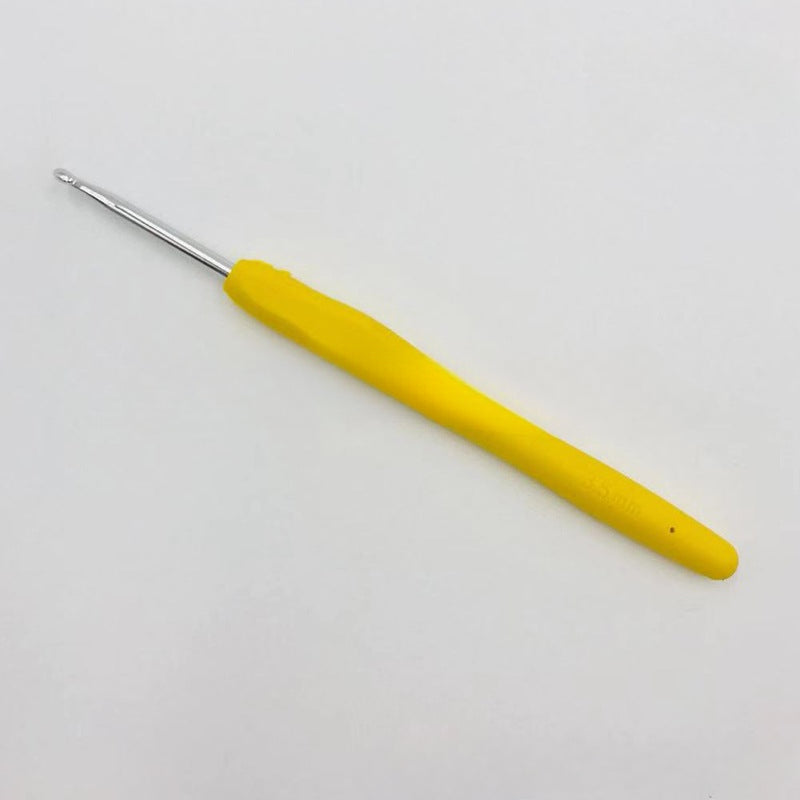 Wholesale 10pcs Red Embroidery TPR Soft Handle Metal Aluminum Large Solid Soft Handle Aluminum Hook Needle