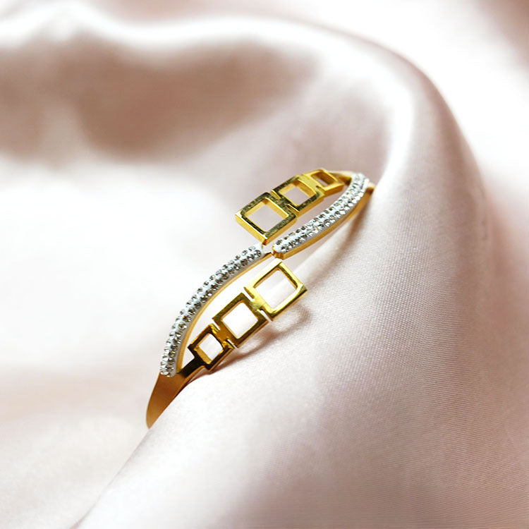 Wholesale Titanium Steel Plated 18K Gold Geometric Diamond Bracelet