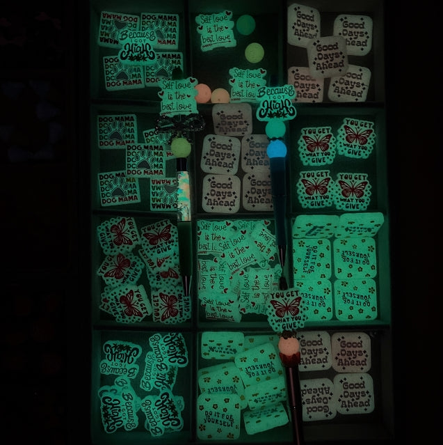 Wholesale Luminous 15pcs/30pcs Inspirational Words 2D Butterfly Dog Paw Silicone Beads Mix