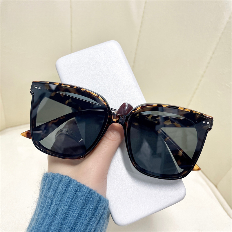 Wholesale Large Frame UV Resistant PC Sunglasses