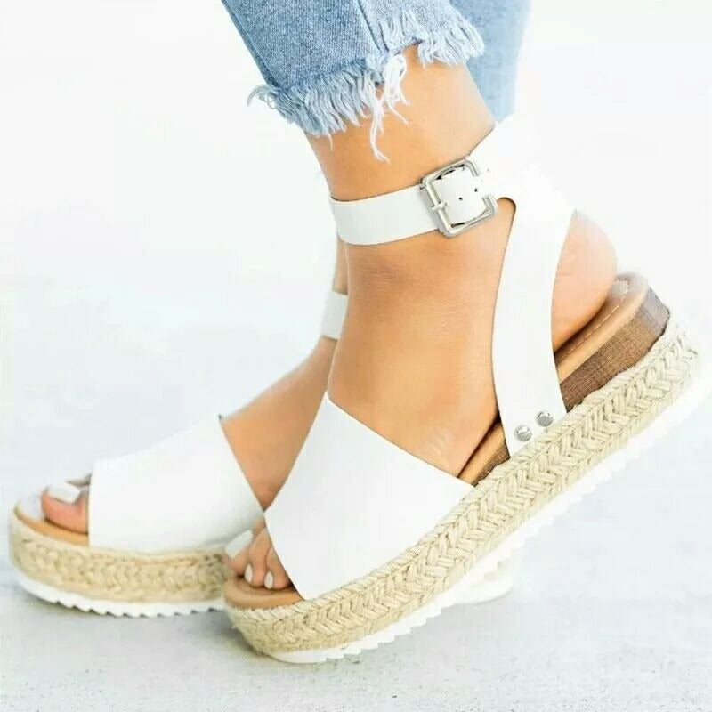 Wholesale Sponge Cake Thick Bottomed Buckle Flat Bottomed Rubber Sandals