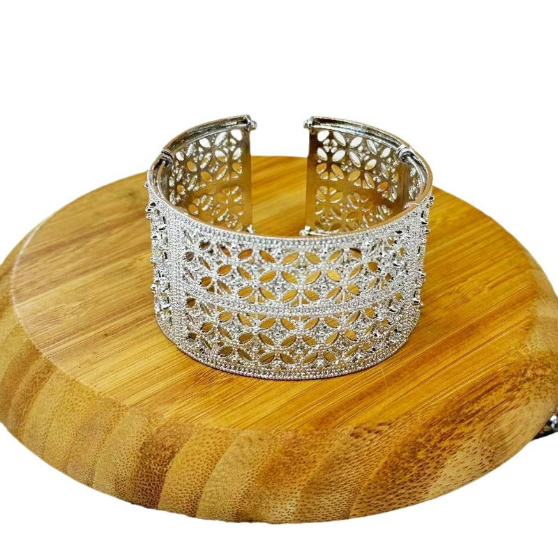 Wholesale Elastic Fashion Design Personalized Retro Hollow Line Bracelet