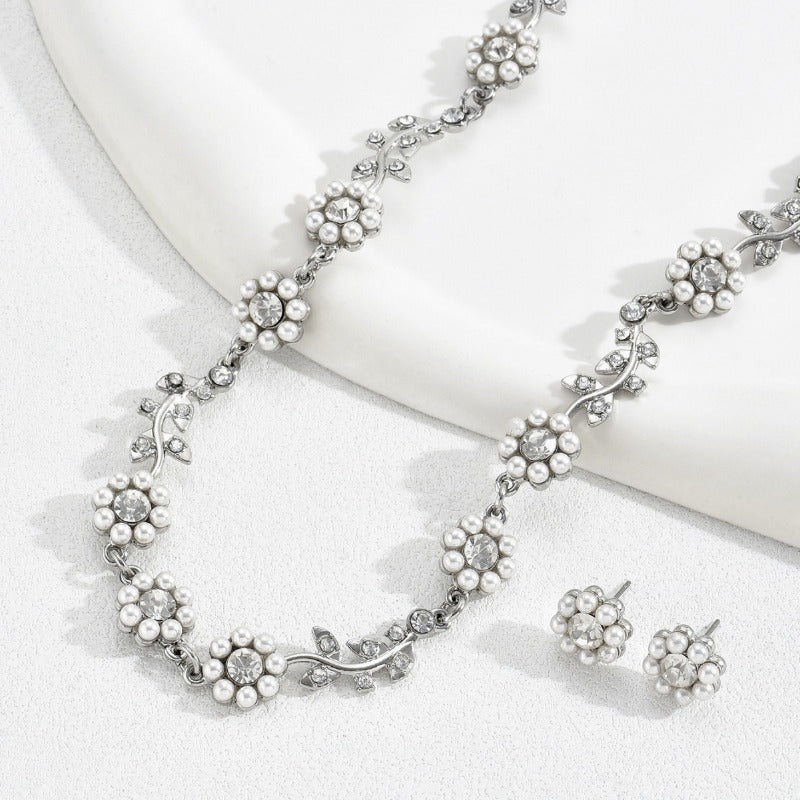 Wholesale Personalized Floral Design Inlaid with Pearl Zircon Earrings and Necklace Set