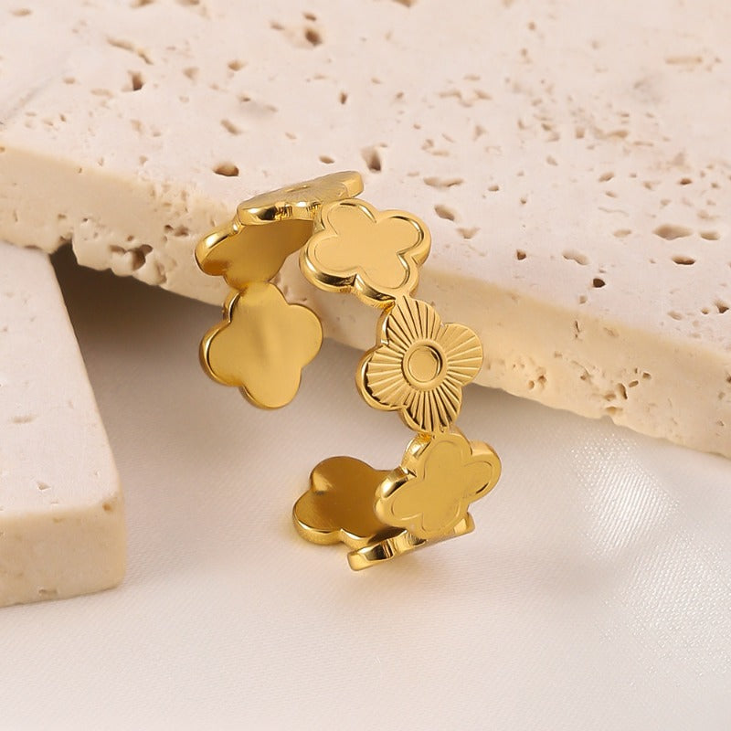 Wholesale Fashion Niche Design High-end Titanium Steel Clover Flower Opening Adjustable Gold-plated Rings