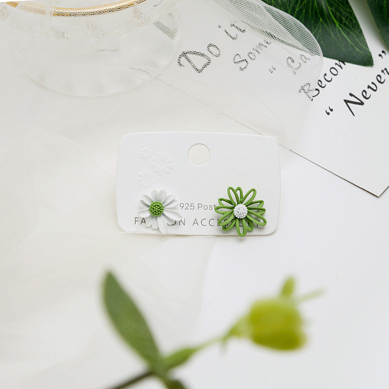 Wholesale Asymmetric Daisy Flower Alloy Earrings