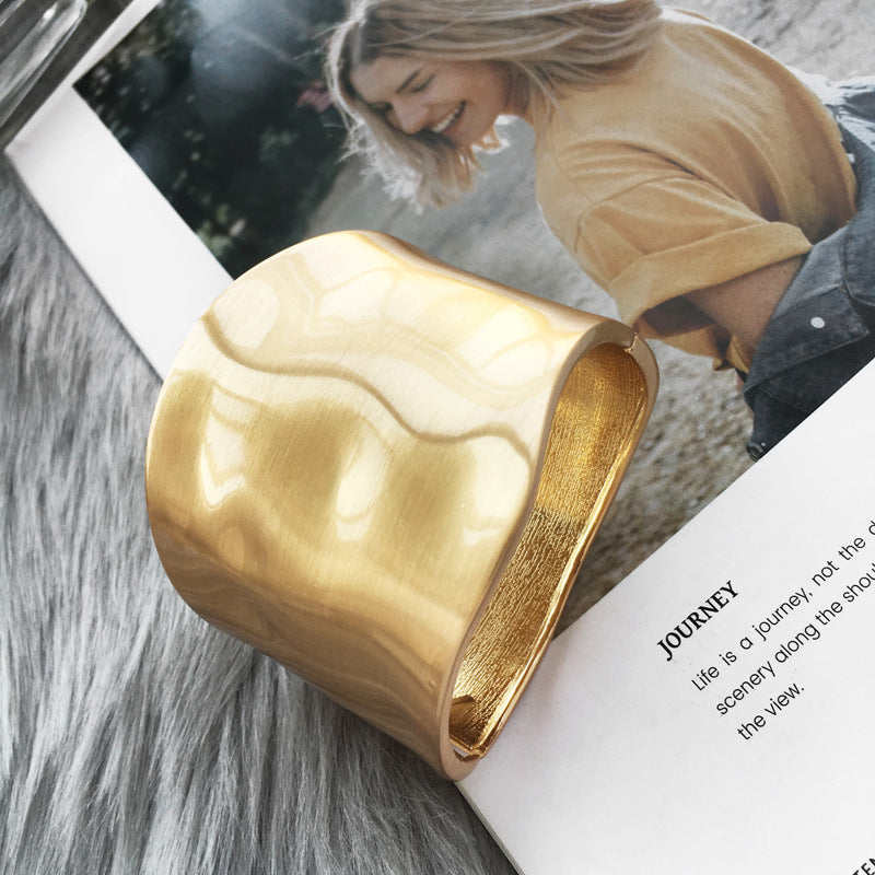 Pulsera de aleación de hebilla de resorte lateral ancho al por mayor