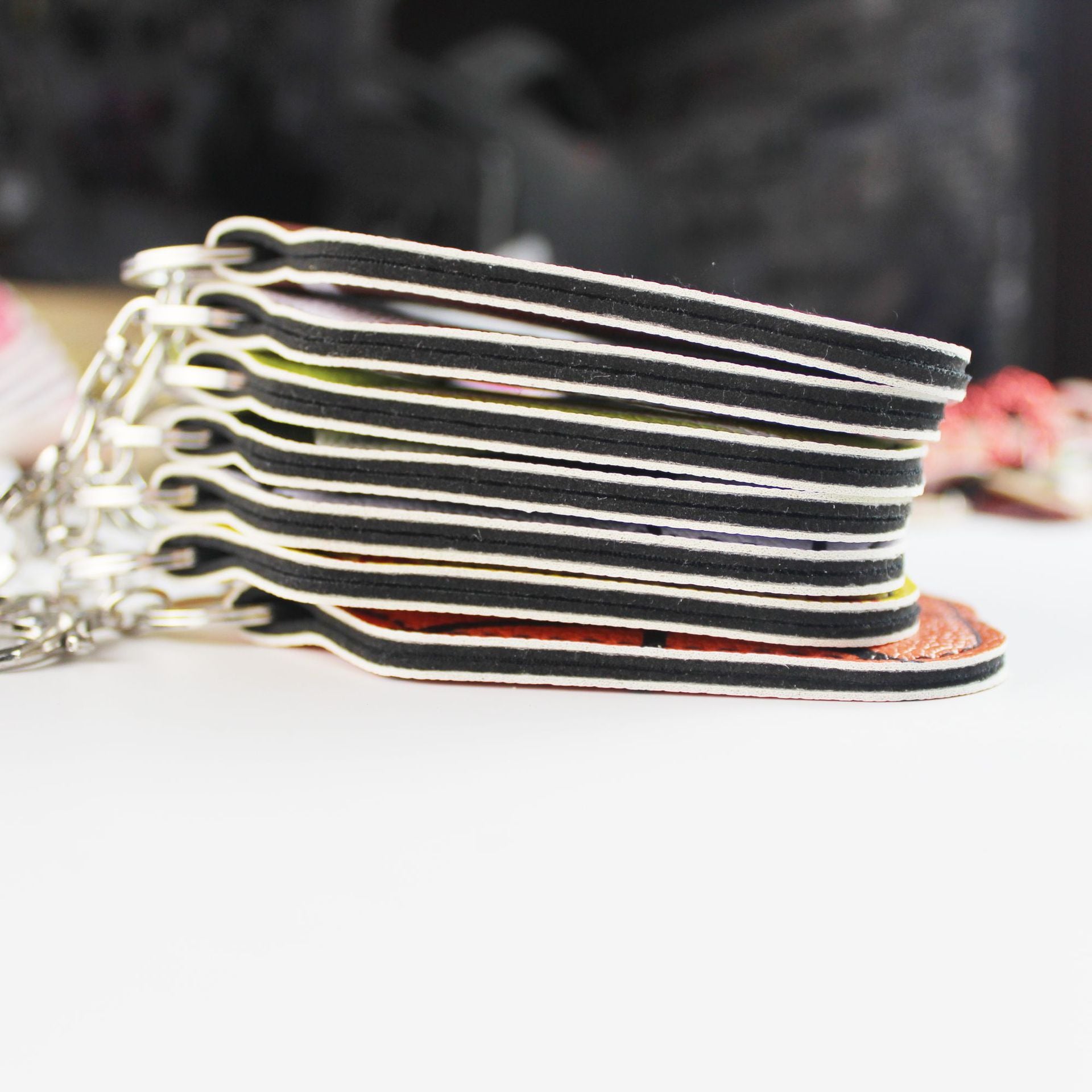 Venta al por mayor Deportes Desinfectante de manos Funda de cuero Llavero