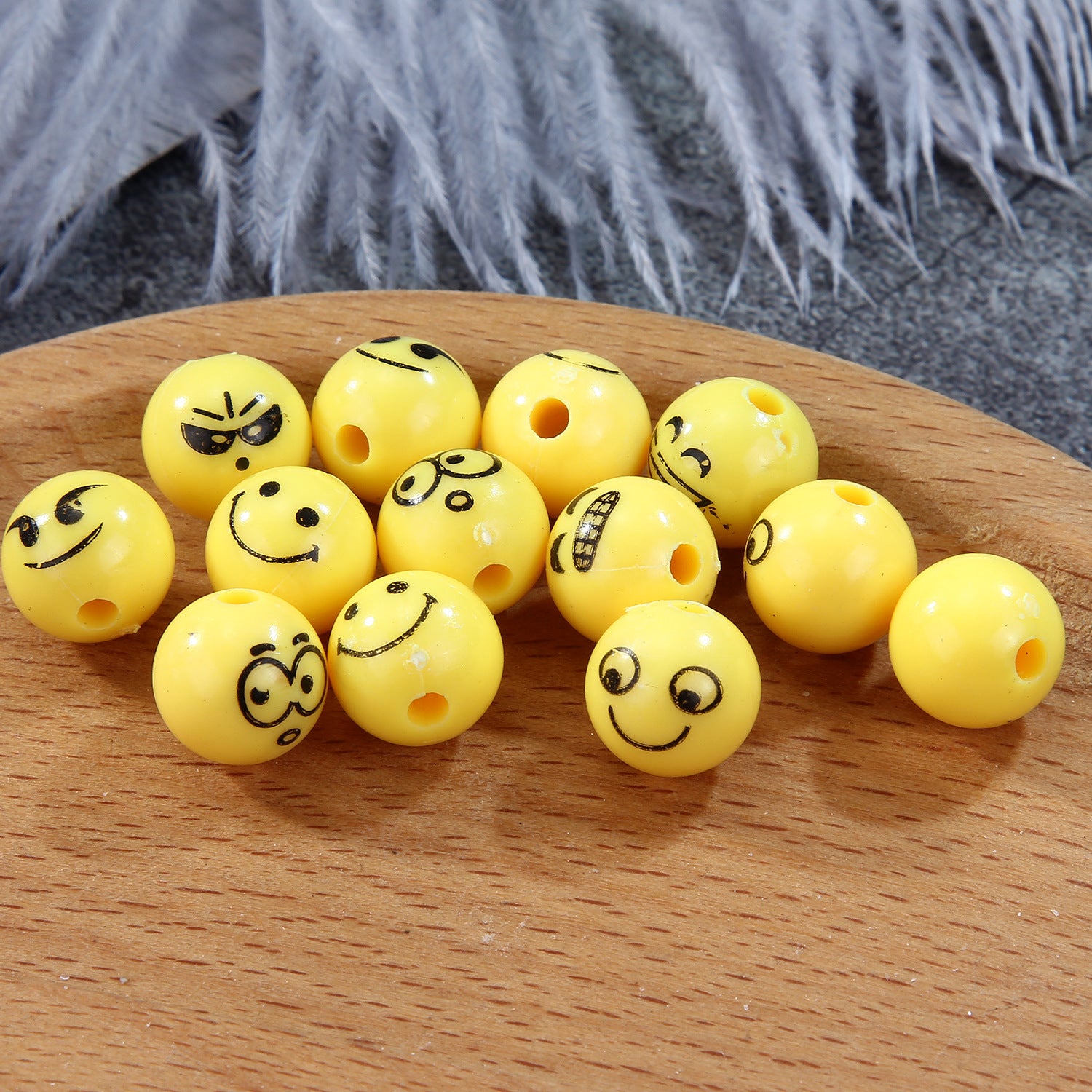 Al por mayor 100pcs/paquete de emoticones sonrientes cuentas de cuerda