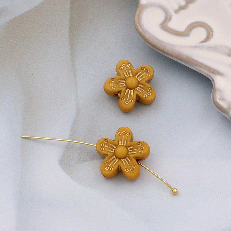 Wholesale of 10PCS Vintage Gold Relief Patterned Plastic Beads