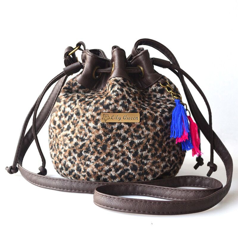 Wholesale Canvas Vintage Western Tassel Shoulder Bag