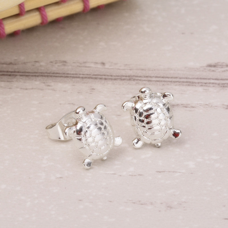 Venta al por mayor Pequeños Aretes De Aleación Chapados En Oro De Tortuga