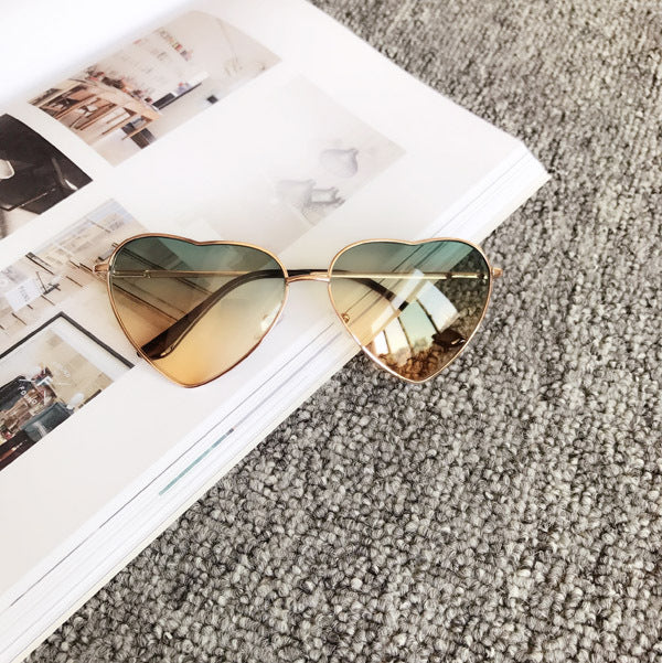 Wholesale PC Ladies Peach Heart Transparent Sunglasses