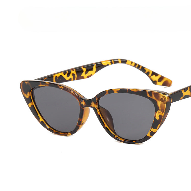 Wholesale Retro Triangular Cat Eye PC Sunglasses