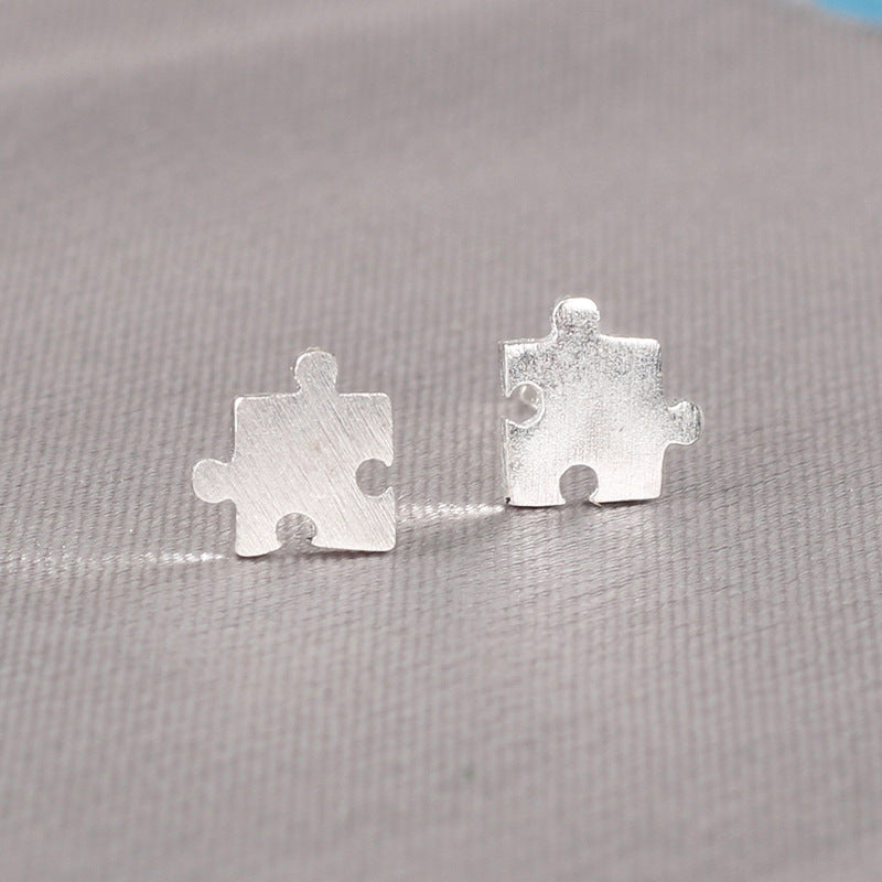 Wholesale 925 Sterling Silver Pin Mini Love Earrings