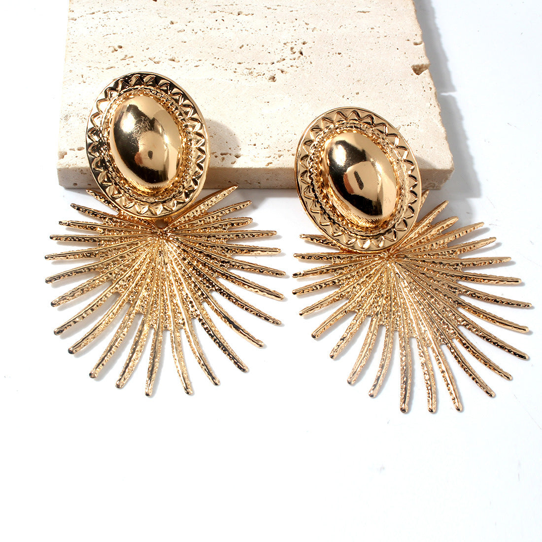 Wholesale Statemente Gold Alloy Earrings