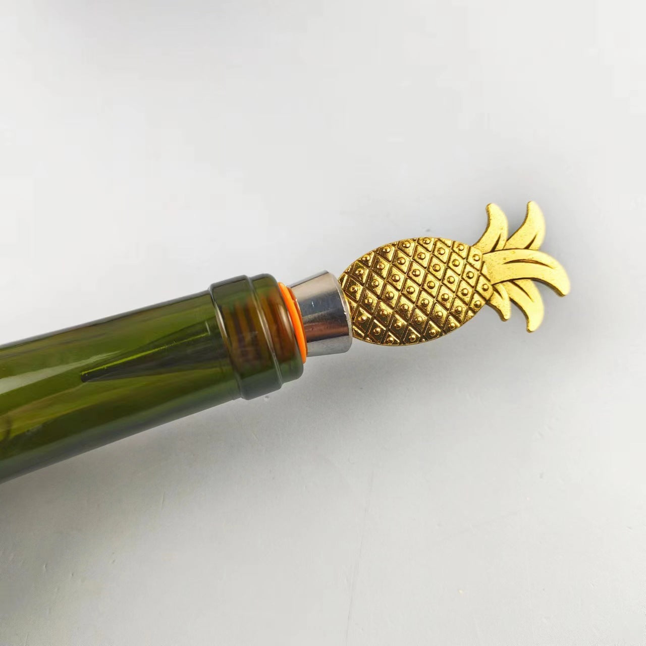 Wholesale DIY Gold Pineapple Zinc Alloy Red Wine Bottle Stoppers