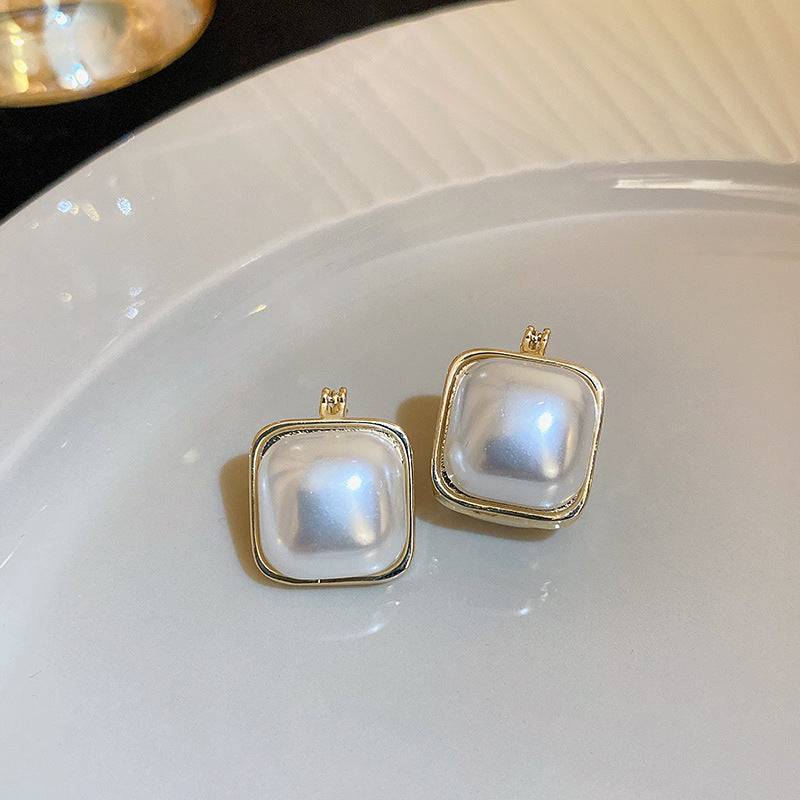 Wholesale Real Gold Plated Silver Needle Vintage Earrings Imitation Pearl