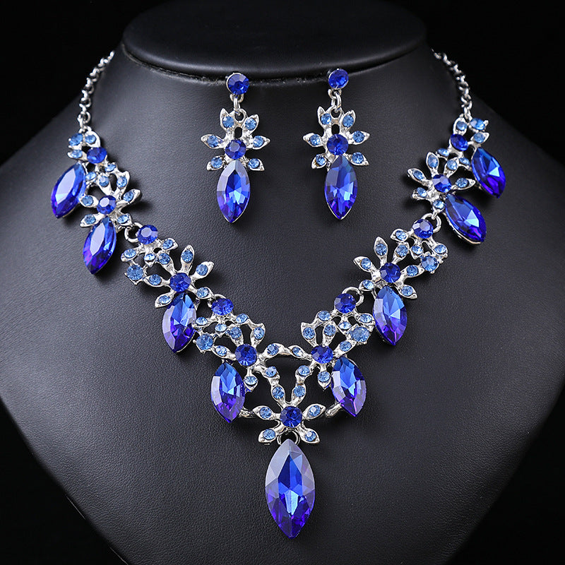 Wholesale Vintage Crystal Alloy Long Necklace Earrings Set