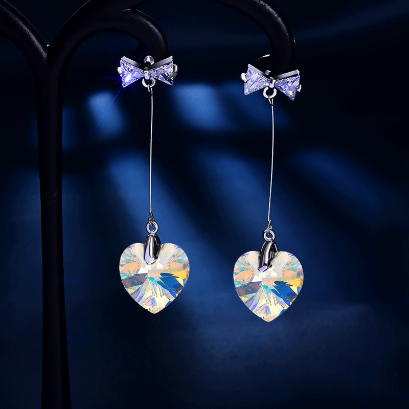 Venta al por mayor Pendientes de aleación de corazón de diamante de cristal de color