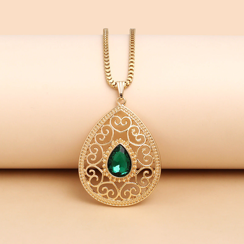 Wholesale Vintage Rhinestone Drops Cutout Alloy Necklaces