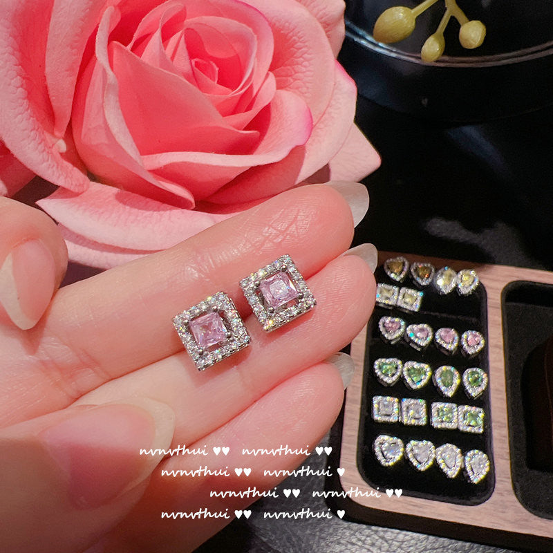 Venta al por mayor Pendientes de piedras preciosas de corazón amarillo 18K Zircon