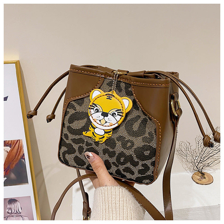 Venta al por mayor PU Tiger Bag Bucket Bag hecho a mano Diy Material Bag