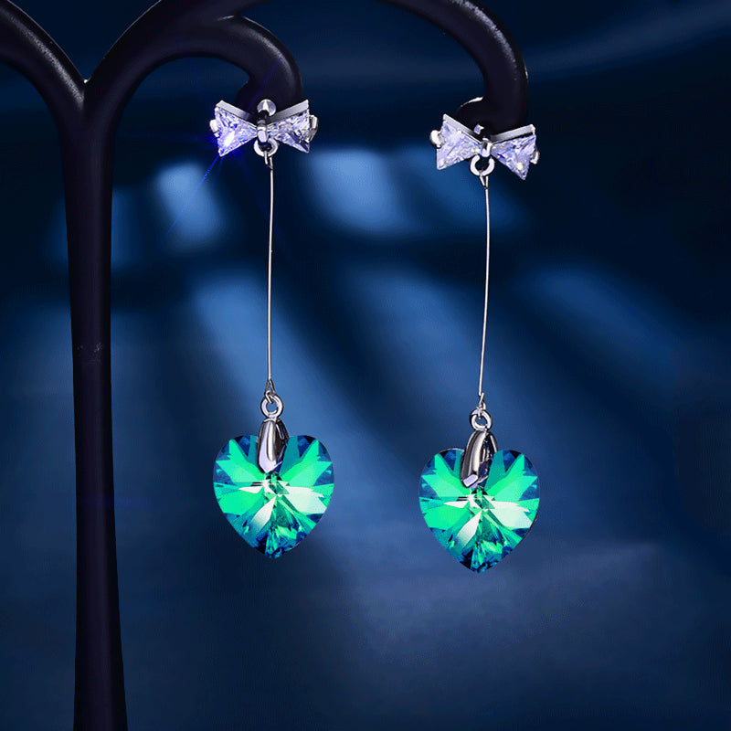 Venta al por mayor Pendientes de aleación de corazón de diamante de cristal de color