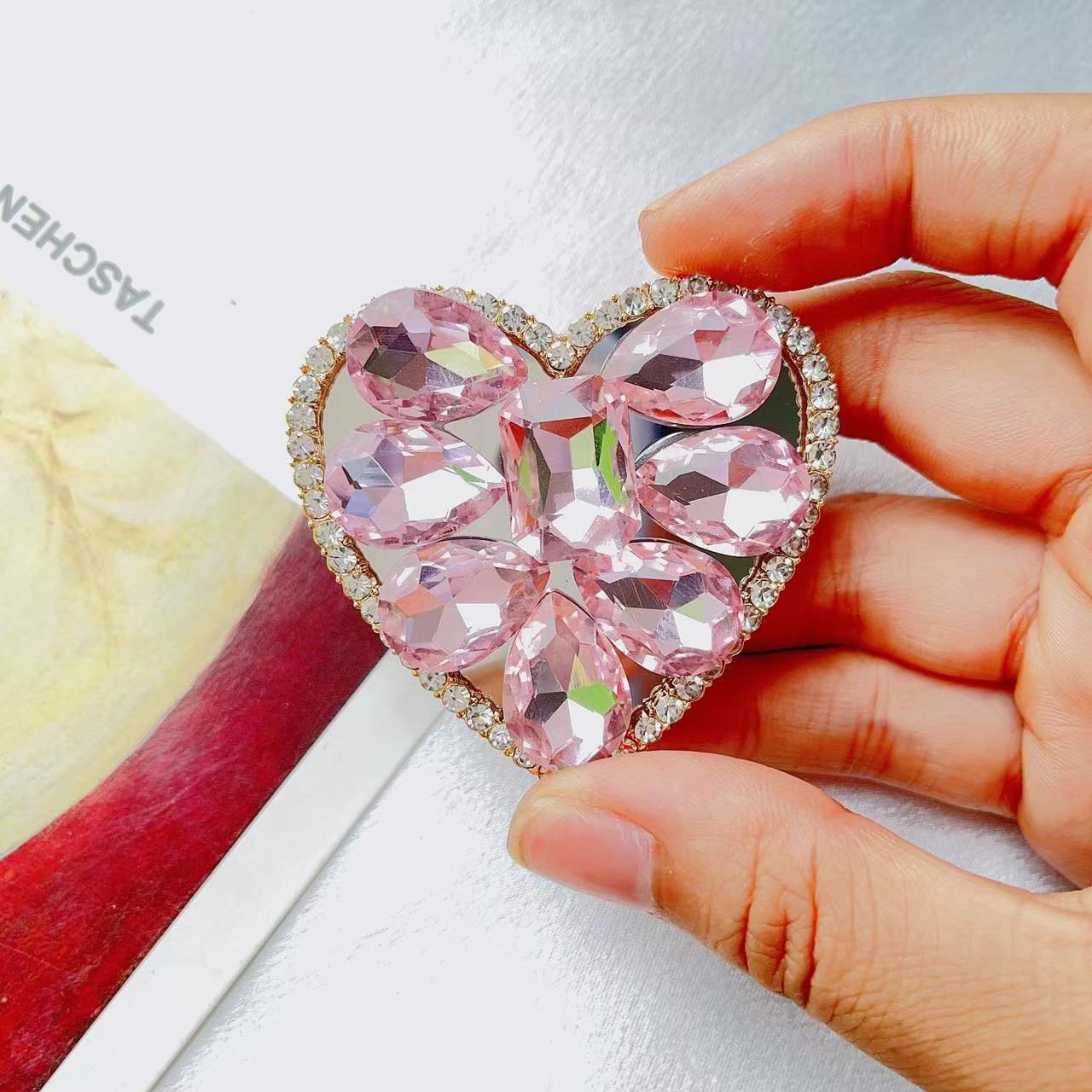 Wholesale Electroplated Heart-shaped Glass Mobile Phone Holders