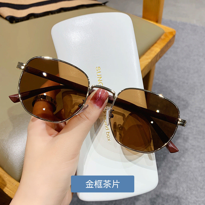 Venta al por mayor Street Style Catwalk Colorful PC Gafas de sol